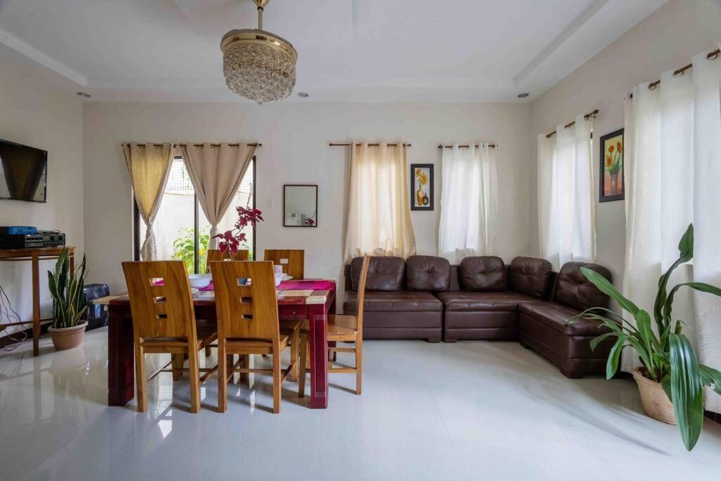 Four Bedroom Staycation House In Tagaytay Tagaytay City Kültér fotó